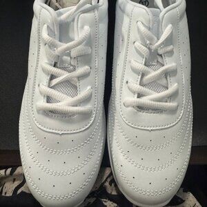 HIKLDK White Cheerleading Shoes - Women Size 6.5 | 37